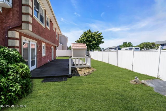 44 Green Island Road, Toms River, NJ 08753