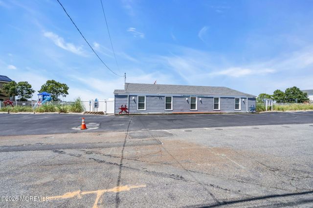 44 Green Island Road, Toms River, NJ 08753