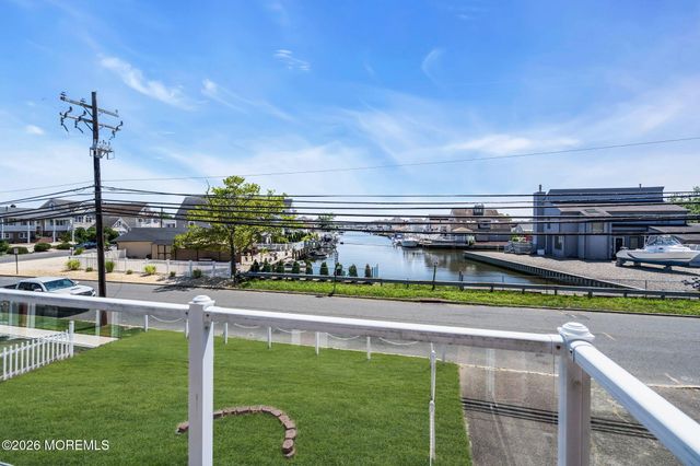 44 Green Island Road, Toms River, NJ 08753