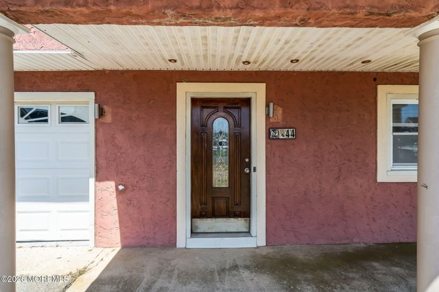 44 Green Island Road, Toms River, NJ 08753