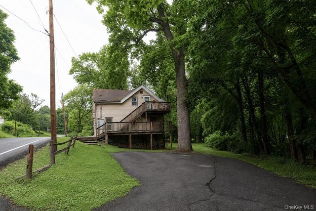 17 Clove Road, Salisbury Mills, NY 12577