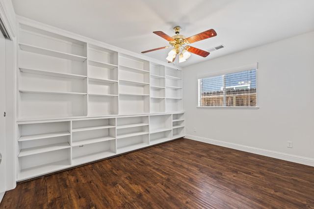 1028 W Minarets Avenue, Fresno, CA 93650