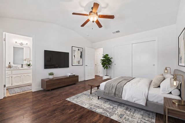 1028 W Minarets Avenue, Fresno, CA 93650