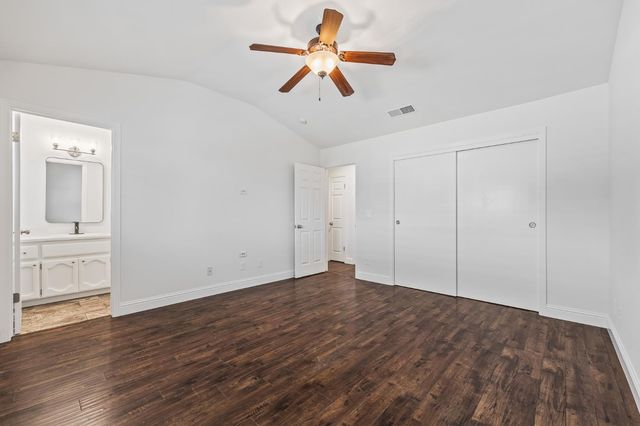 1028 W Minarets Avenue, Fresno, CA 93650