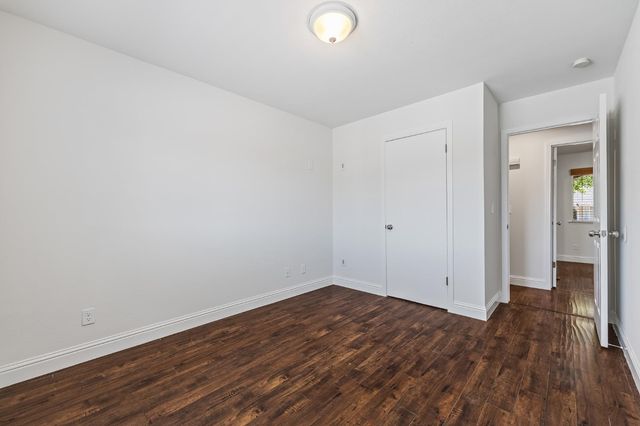 1028 W Minarets Avenue, Fresno, CA 93650