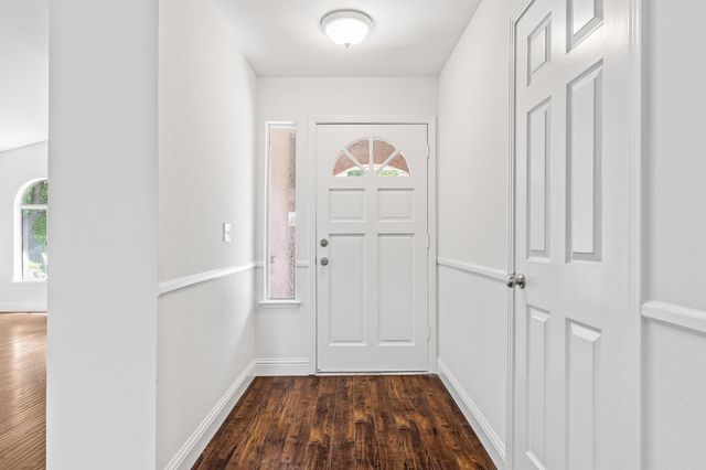 1028 W Minarets Avenue, Fresno, CA 93650