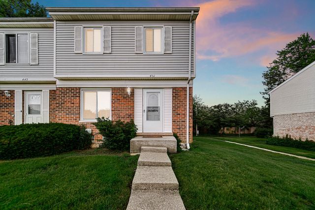 451 YORKSHIRE Square 451, Bolingbrook, IL 60440