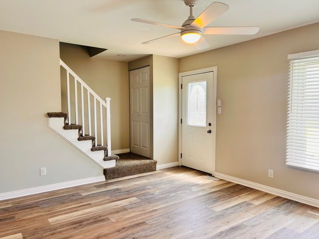 451 YORKSHIRE Square 451, Bolingbrook, IL 60440