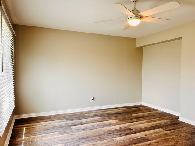 451 YORKSHIRE Square 451, Bolingbrook, IL 60440