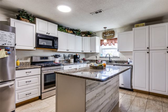 10523 Castlerock Drive, Dallas, TX 75217