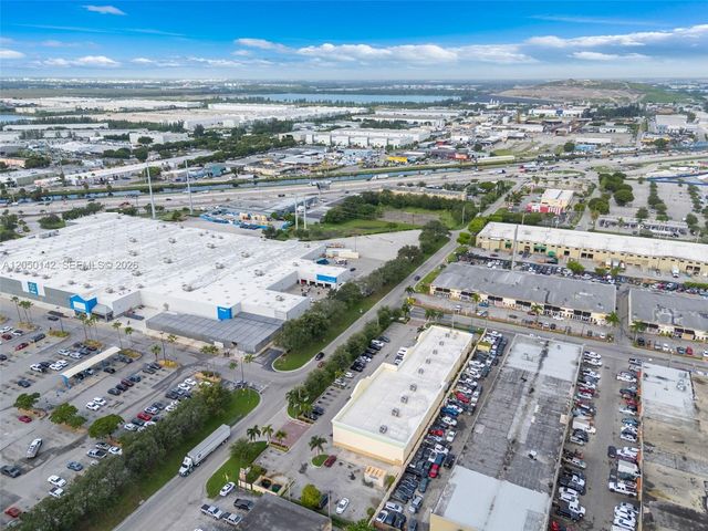 7801 NW 95th Street, Hialeah Gardens, FL 33016