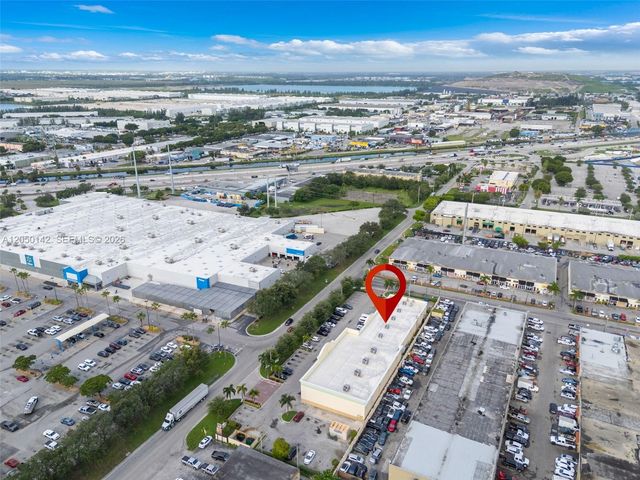 7801 NW 95th Street, Hialeah Gardens, FL 33016