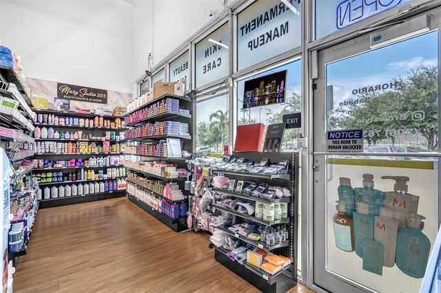 7801 NW 95th Street, Hialeah Gardens, FL 33016