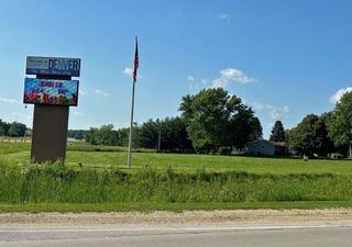 S State Street, Denver, IA 50622