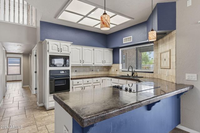 6346 E CAMELOT Drive, Mesa, AZ 85215