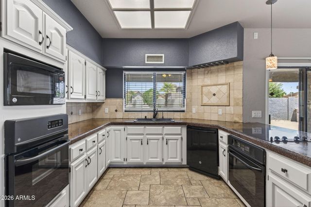 6346 E CAMELOT Drive, Mesa, AZ 85215