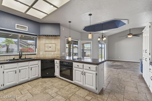 6346 E CAMELOT Drive, Mesa, AZ 85215