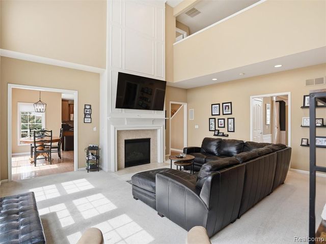 3235 Woodview Circle, Lake Orion, MI 48362
