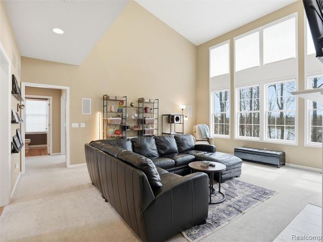 3235 Woodview Circle, Lake Orion, MI 48362