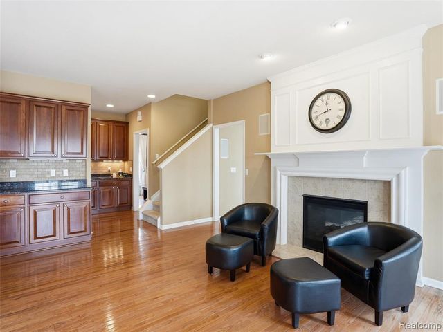 3235 Woodview Circle, Lake Orion, MI 48362