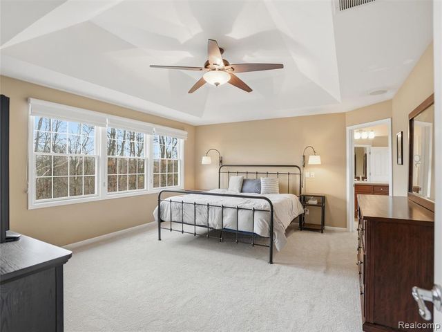 3235 Woodview Circle, Lake Orion, MI 48362