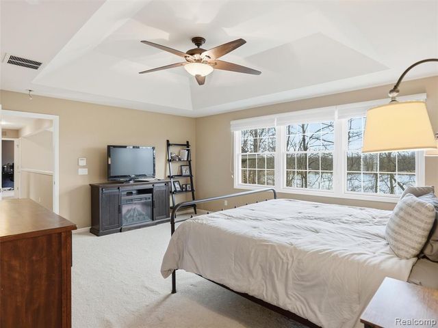 3235 Woodview Circle, Lake Orion, MI 48362