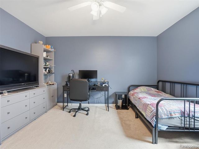 3235 Woodview Circle, Lake Orion, MI 48362