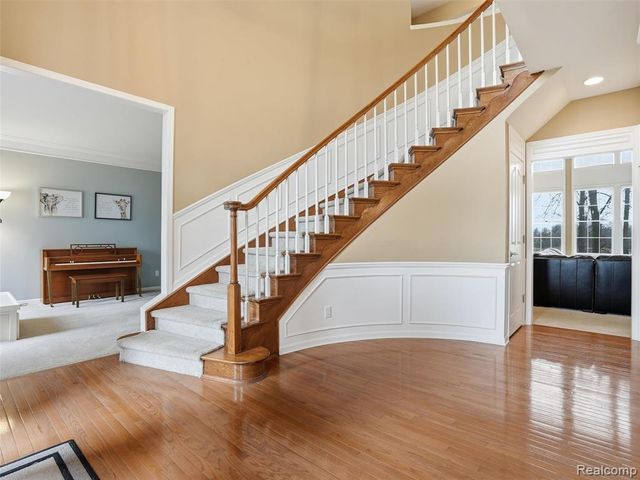 3235 Woodview Circle, Lake Orion, MI 48362