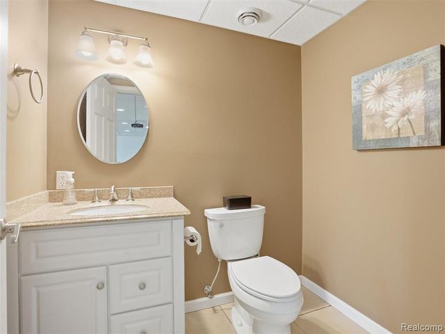 3235 Woodview Circle, Lake Orion, MI 48362