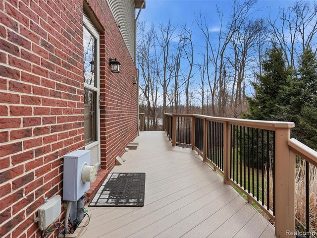 3235 Woodview Circle, Lake Orion, MI 48362