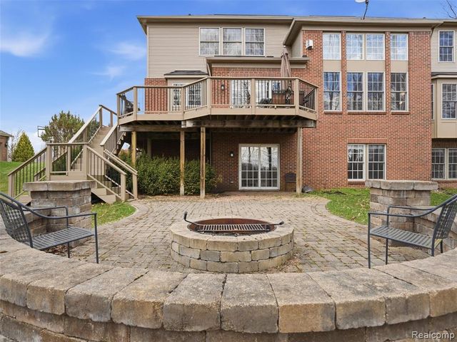 3235 Woodview Circle, Lake Orion, MI 48362