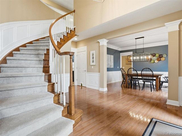 3235 Woodview Circle, Lake Orion, MI 48362
