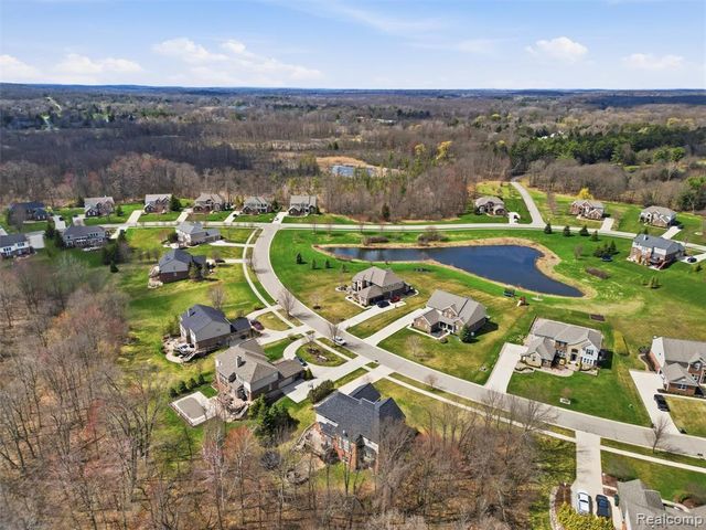 3235 Woodview Circle, Lake Orion, MI 48362
