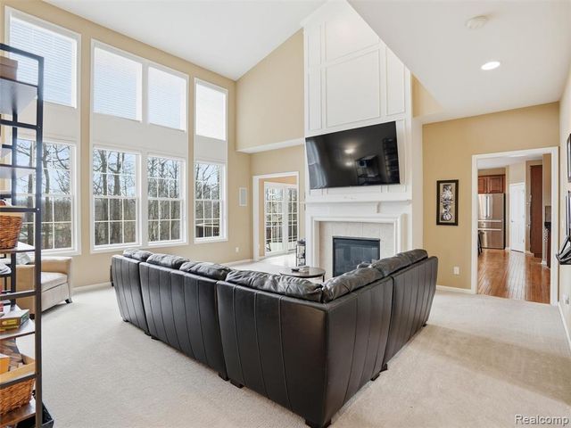 3235 Woodview Circle, Lake Orion, MI 48362