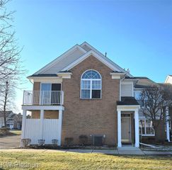 46225 Cavalier Drive, Macomb, MI 48044