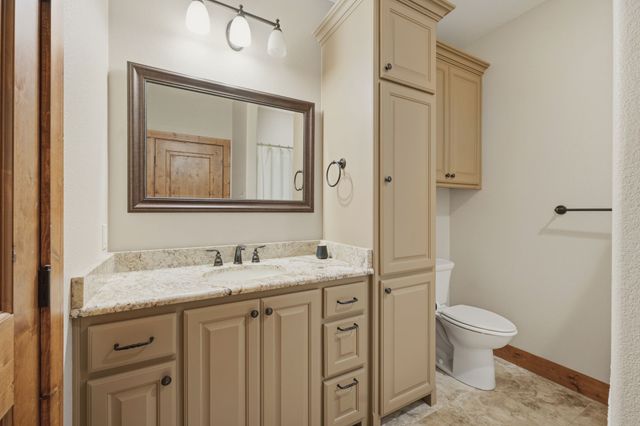 1822 Stonehaven Court, Tyler, TX 75703
