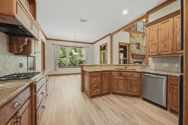 1822 Stonehaven Court, Tyler, TX 75703