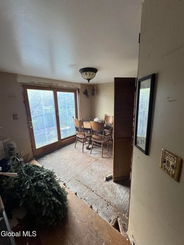 869 Bolt Road, Glenville, NY 12302