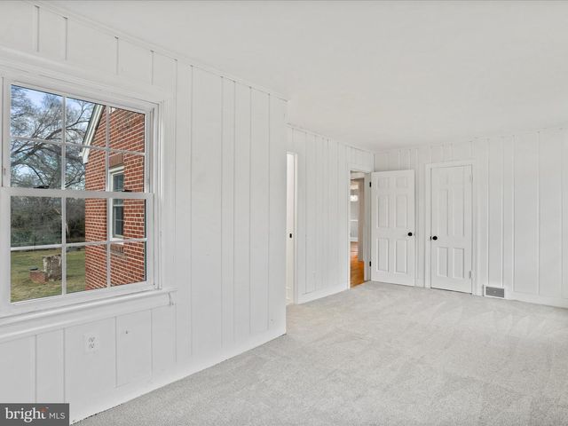 8013 MAIN STREET, Middletown, VA 22645
