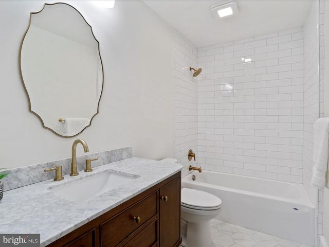 8013 MAIN STREET, Middletown, VA 22645