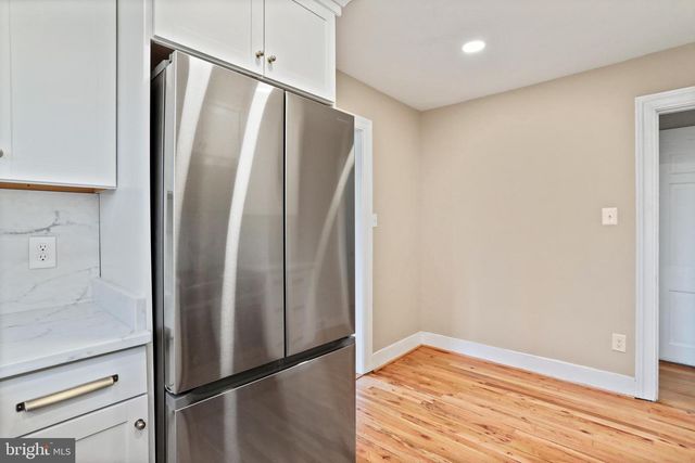 8013 MAIN STREET, Middletown, VA 22645