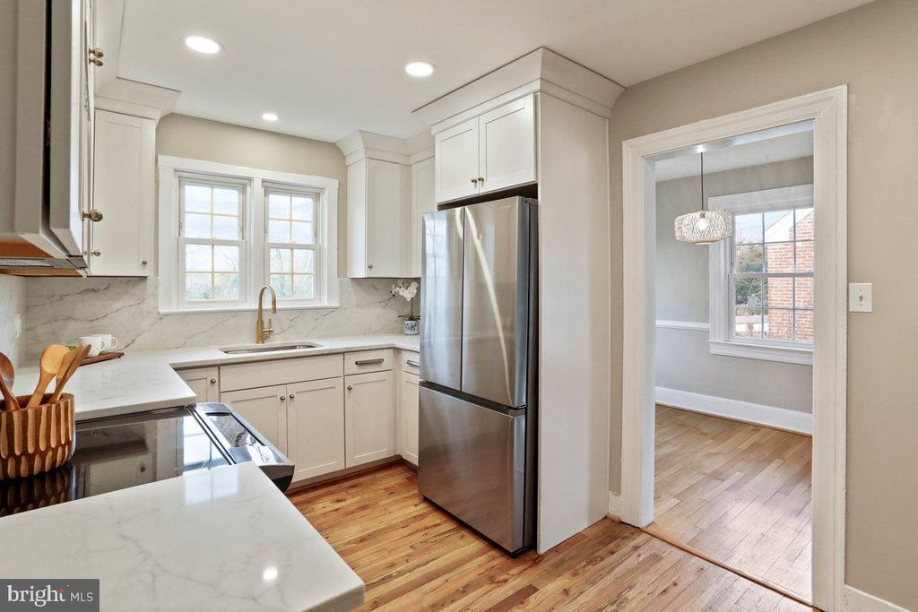 8013 MAIN STREET, Middletown, VA 22645