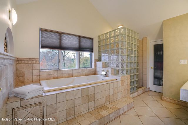 54 Deak Lane, Saugerties, NY 12477