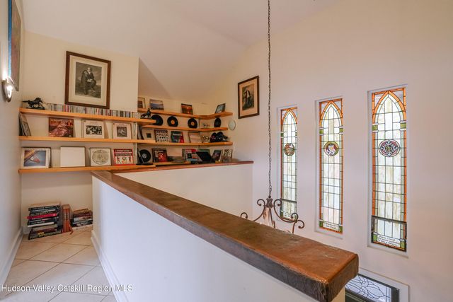 54 Deak Lane, Saugerties, NY 12477