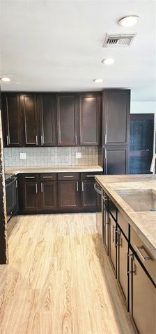 907 Hillyer ST, San Marcos, TX 78666