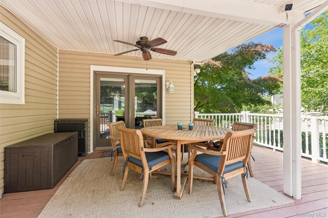 23 Ravenwood Drive, Kings Park, NY 11754