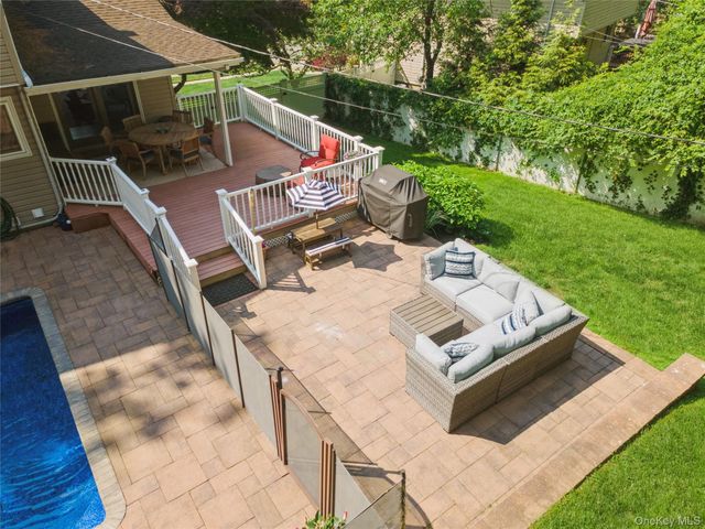 23 Ravenwood Drive, Kings Park, NY 11754