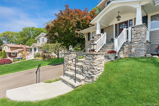 23 Ravenwood Drive, Kings Park, NY 11754