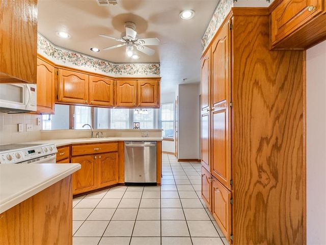 500 SE 24th Street, Newcastle, OK 73065