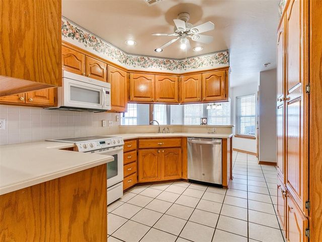 500 SE 24th Street, Newcastle, OK 73065